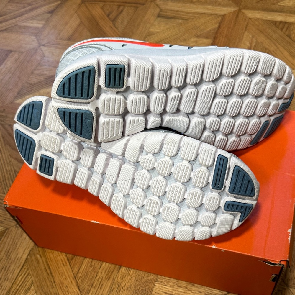 Nike Gray and Blue Sneakers with Orange Swoosh - Picture 3 of 4